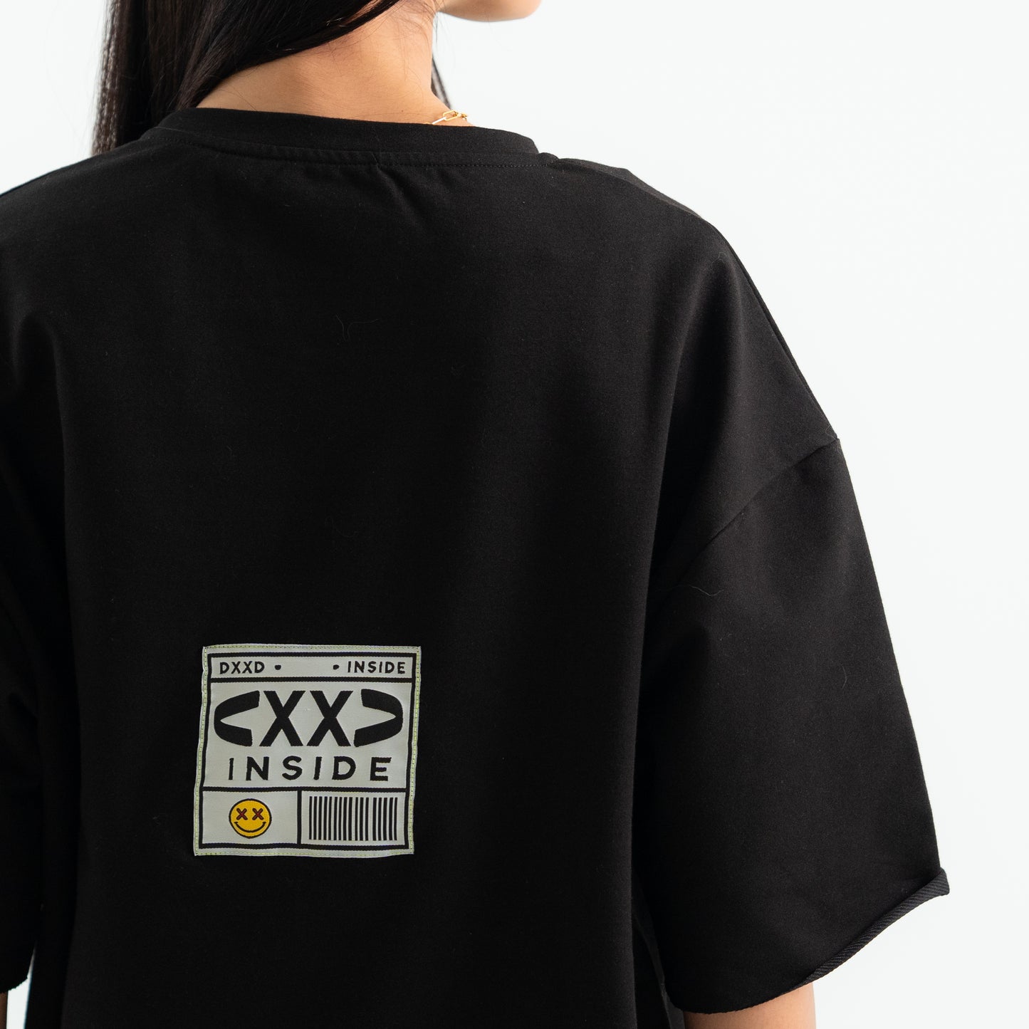 THE TEE IN BLACK